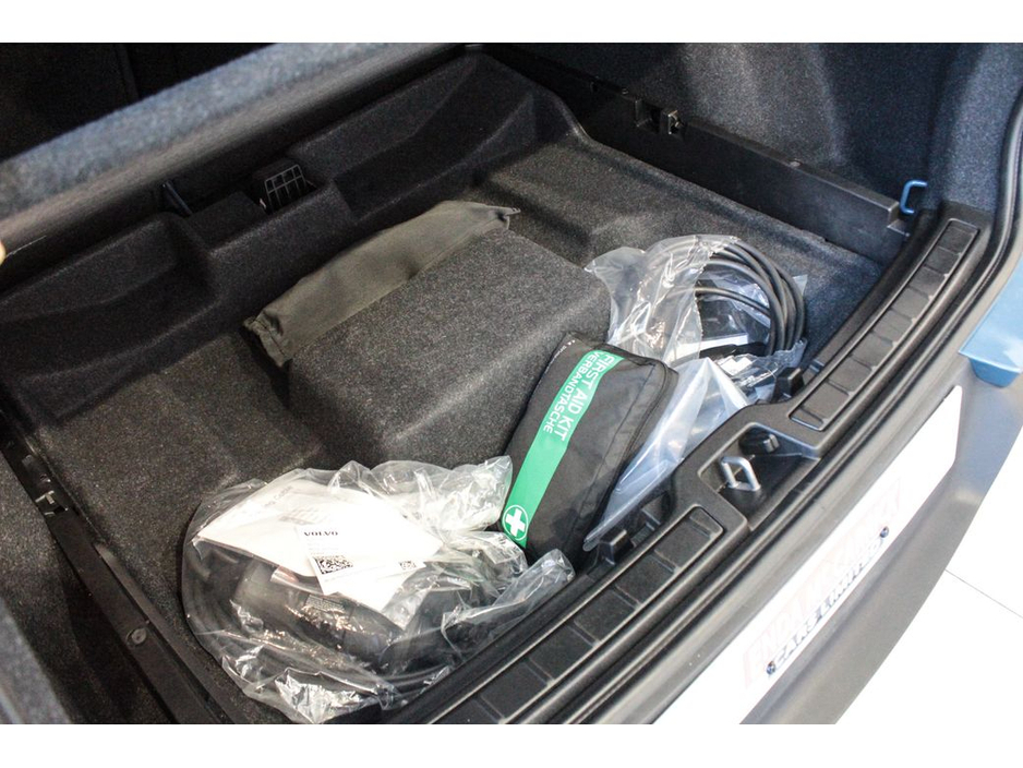 2023 Volvo XC40 RECHARGE T4 CORE 1.5 PHEV €36,899