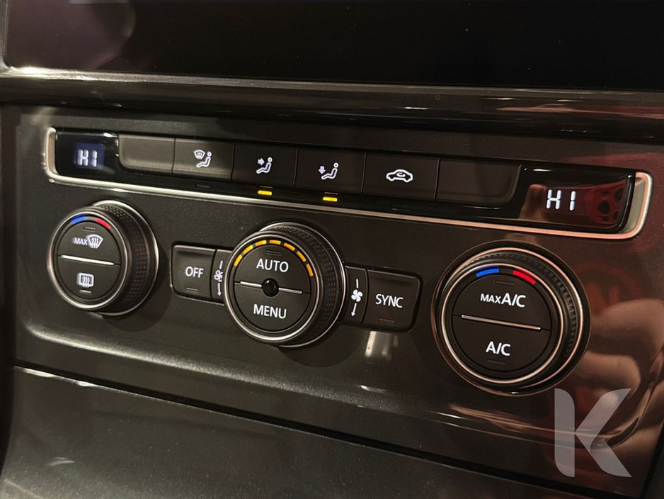 2020 Volkswagen Golf ESTATE AUTOMATIC 1.2L TSI - REVERSE CAMERA - UPGRADED ALLOY WHEELS - PADDLE SHIFT - DIGITAL DASH - CRUISE CONTROL - A/C HEATING CONTROLS €20,950