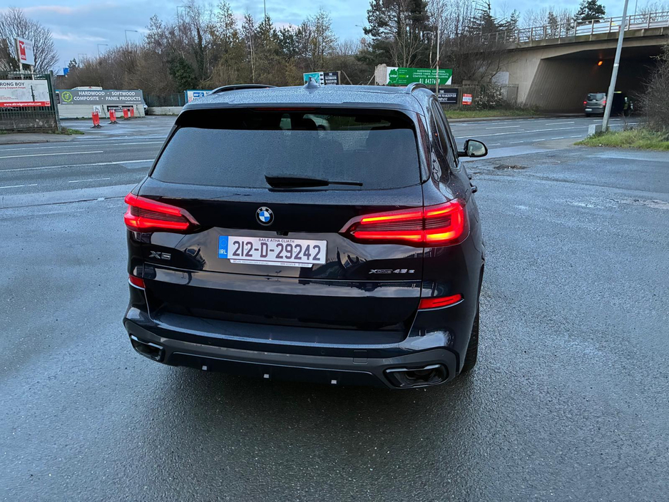 2021 BMW X5 - image 7