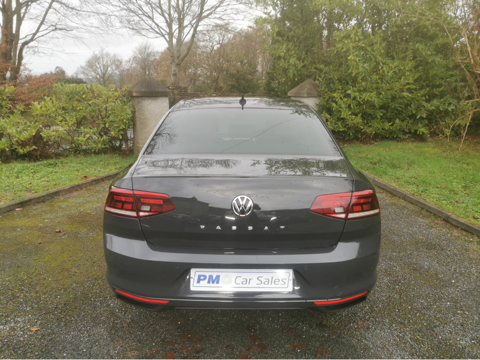 2020 Volkswagen Passat - image 12