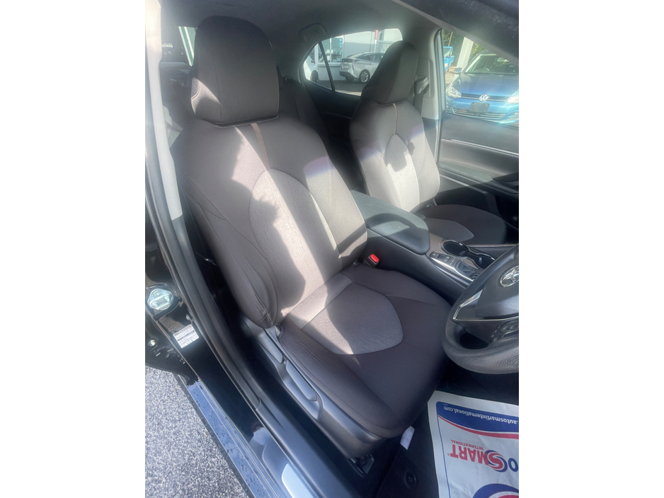 2018 Toyota Camry - image 14