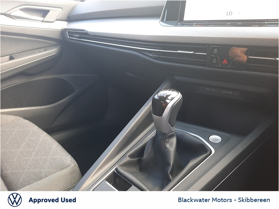 2023 Volkswagen Golf - image 16