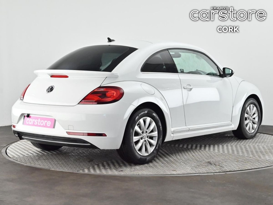 2017 Volkswagen Beetle - image 5
