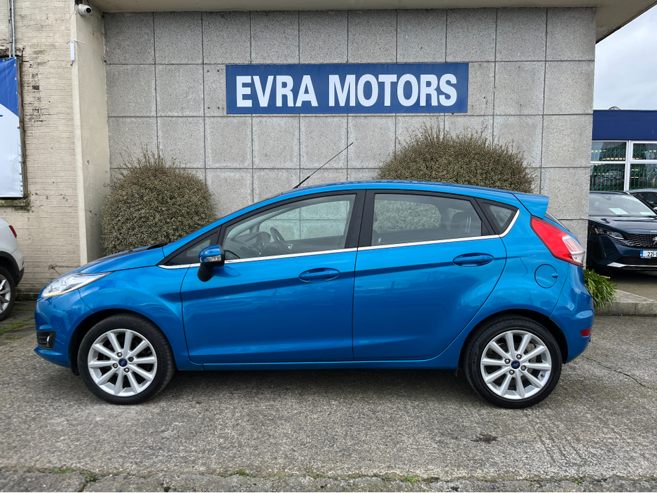 2017 Ford Fiesta - image 6