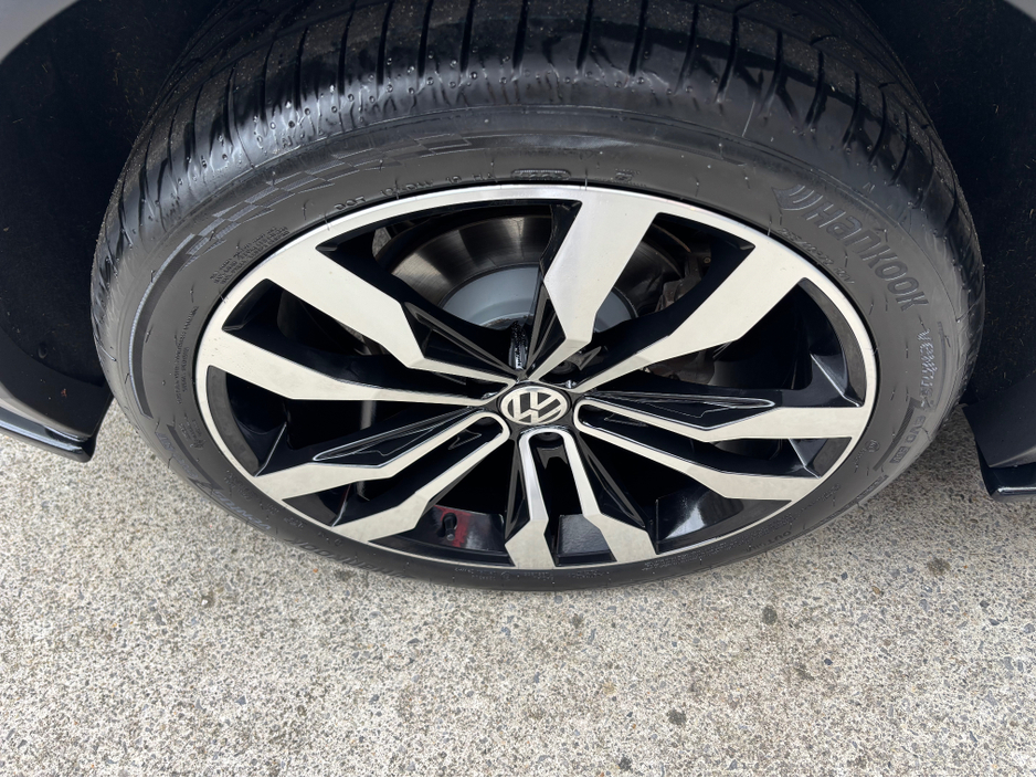 2019 Volkswagen Tiguan - image 24