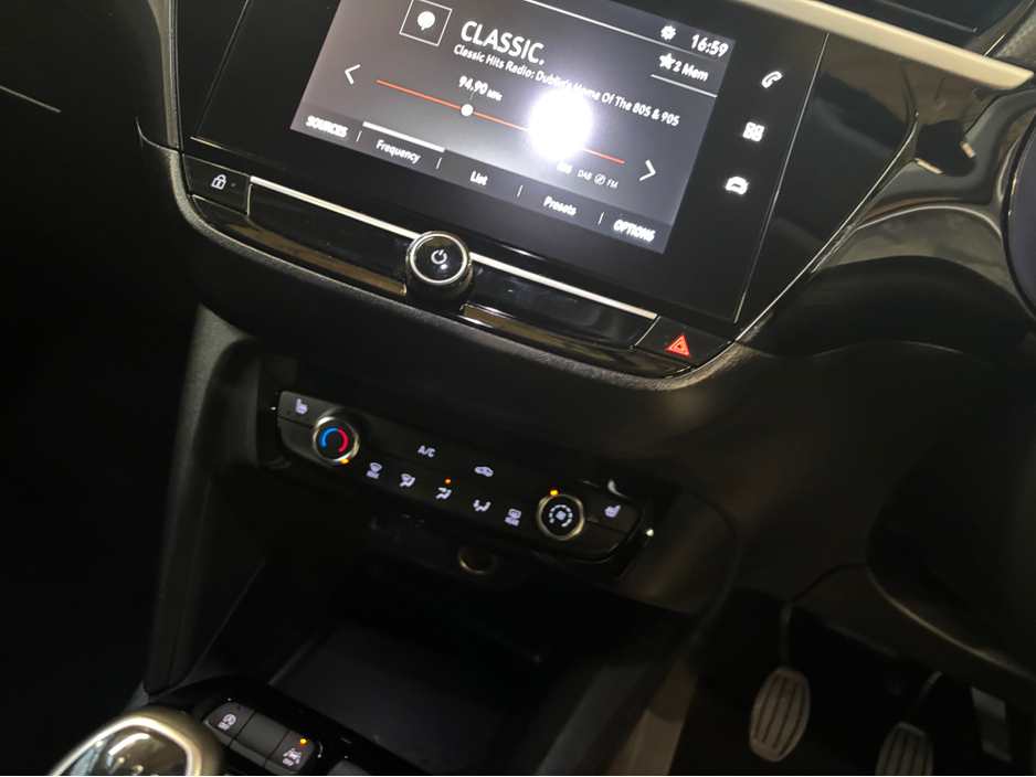 2023 Opel Corsa SPORT 1.2 75PS-PET-5SP 4DR €16,250