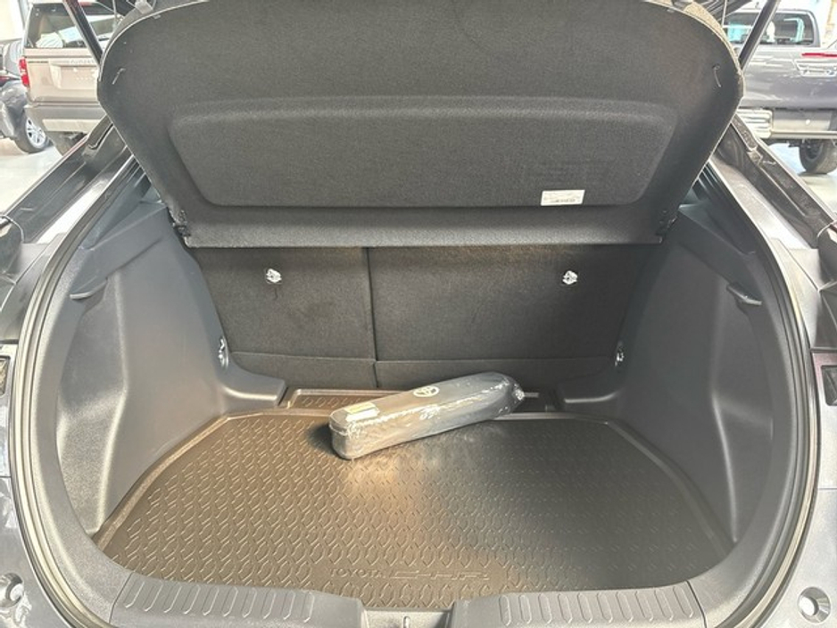 2024 Toyota C-HR - image 10