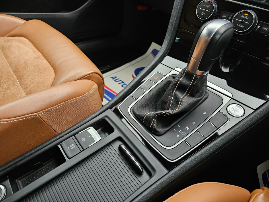 2014 Volkswagen Golf ( 142 ) 1.4 SPECIAL TAN LEATHER HI LINE EDITION REV-CAMERA HI-SPEC STUNNING CAR €13,950