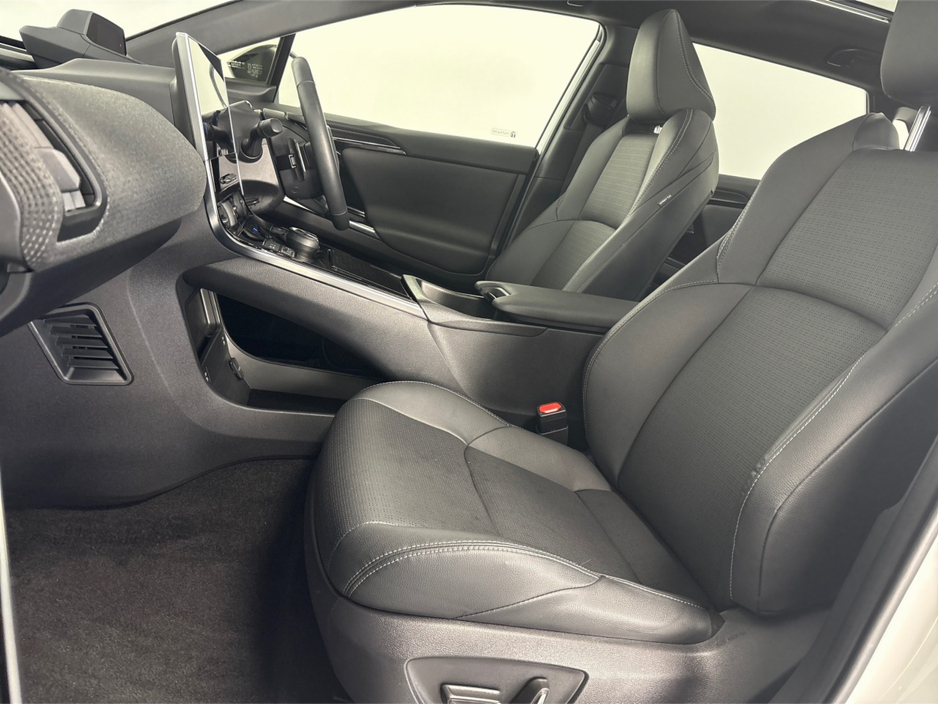 2023 Subaru Solterra - image 29