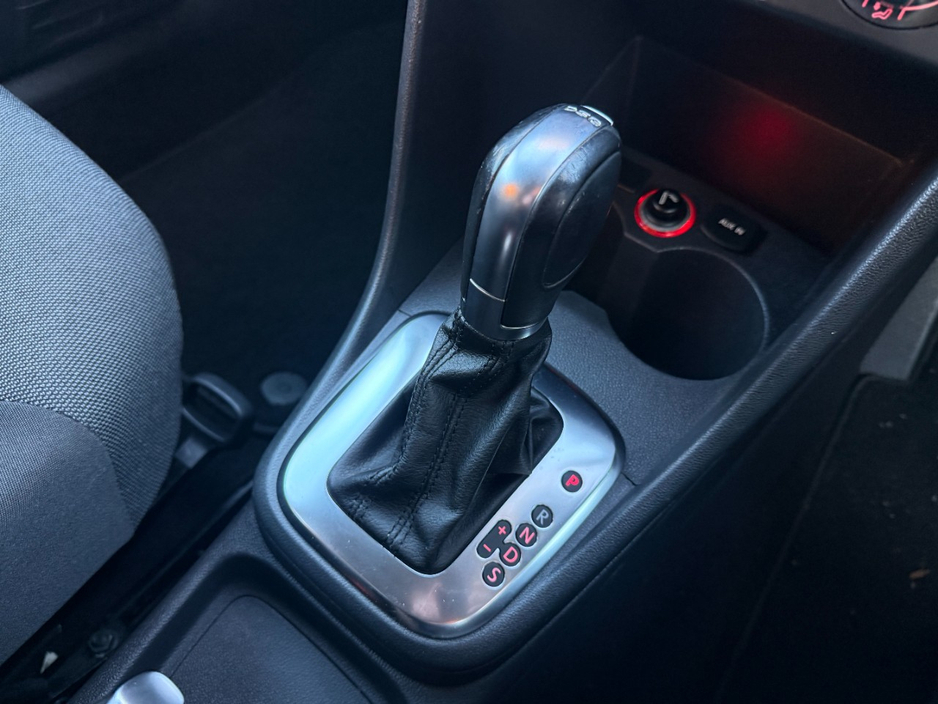 2013 Volkswagen Polo - image 17