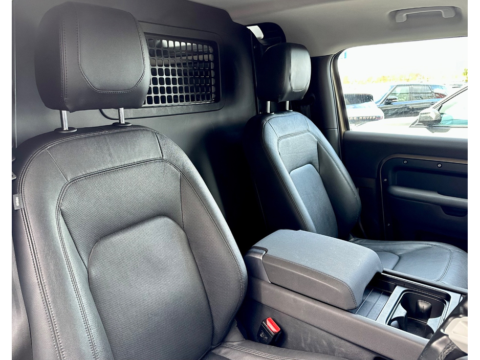 2023 Land Rover Defender - image 8