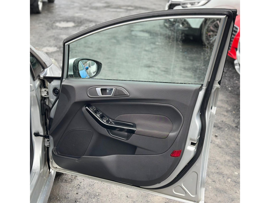 2016 Ford Fiesta 1.0L Petrol  Automatic Low Mileage (8720) €10,395