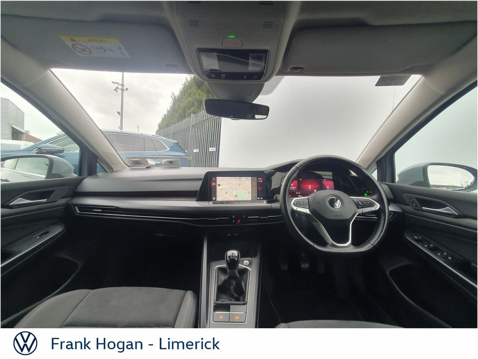 2021 Volkswagen Golf - image 2