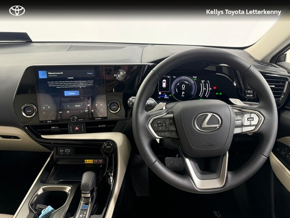 2025 Lexus NX 450 h+ - image 9