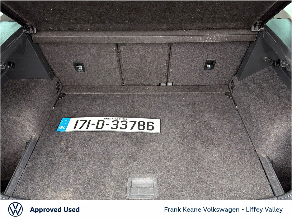 2017 Volkswagen Tiguan - image 9