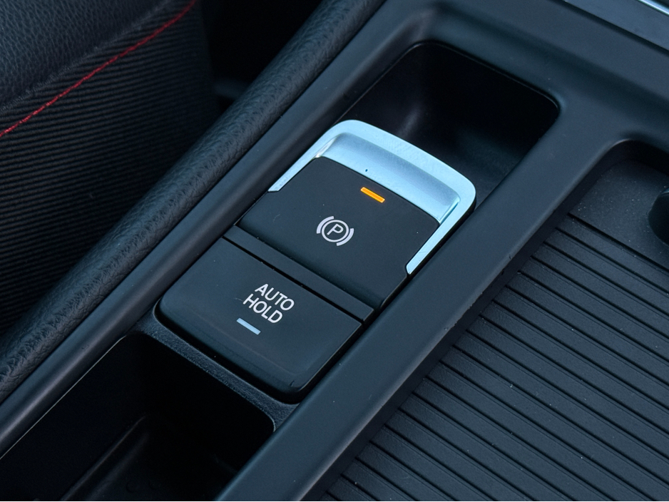 2016 Volkswagen Golf - image 22