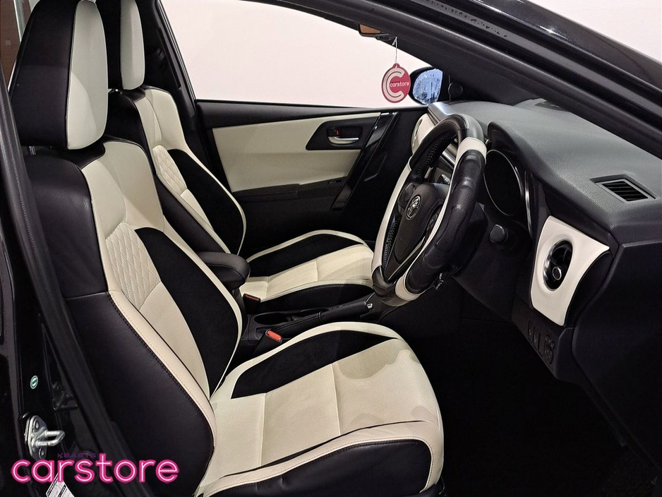 2017 Toyota Auris Hybrid Aura Auto €17,480