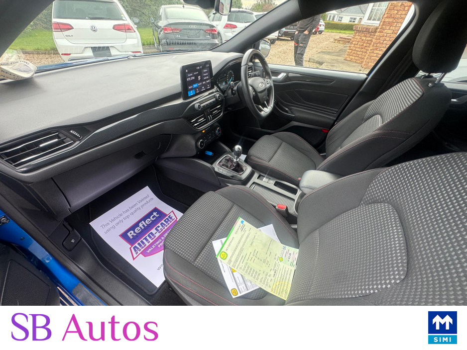 2020 Ford Focus - image 11