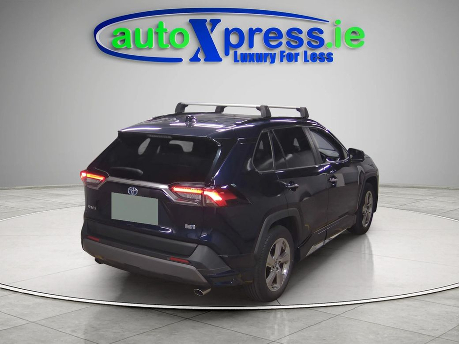 2021 Toyota Rav4 - image 6