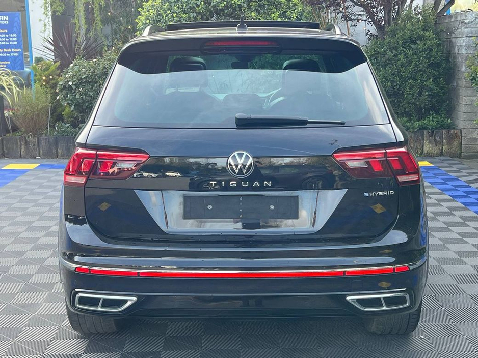 2023 Volkswagen Tiguan - image 18