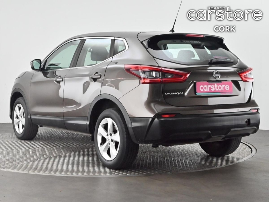 2017 Nissan Qashqai 1.2 PET XE €15,888