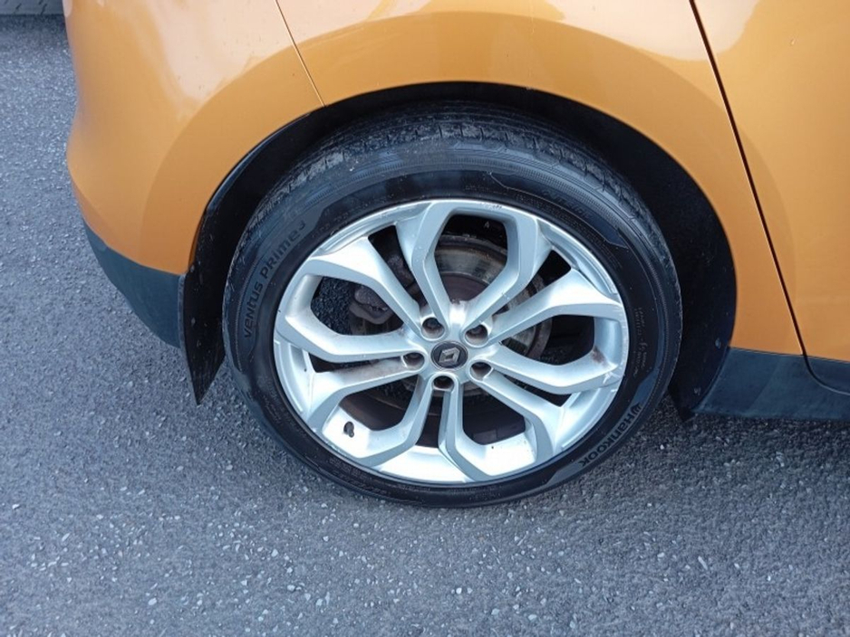 2020 Renault Scenic - image 10