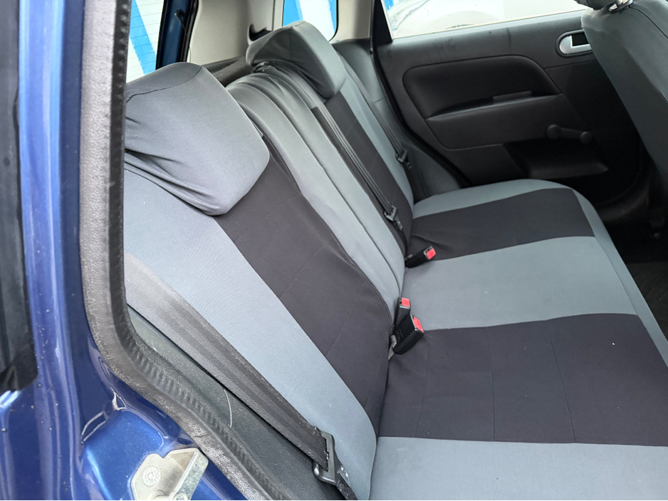 2008 Ford Fiesta - image 13