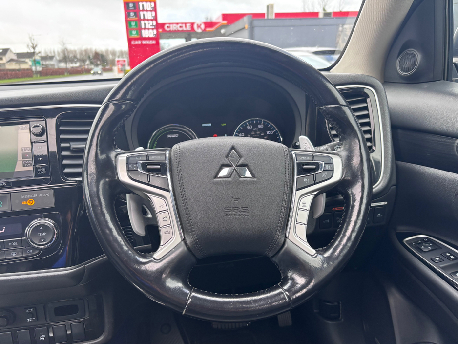 2017 Mitsubishi Outlander 2.0 GX5HS PHEV 200BHP // PAN SUNROOF // HIGH SPEC €13,995