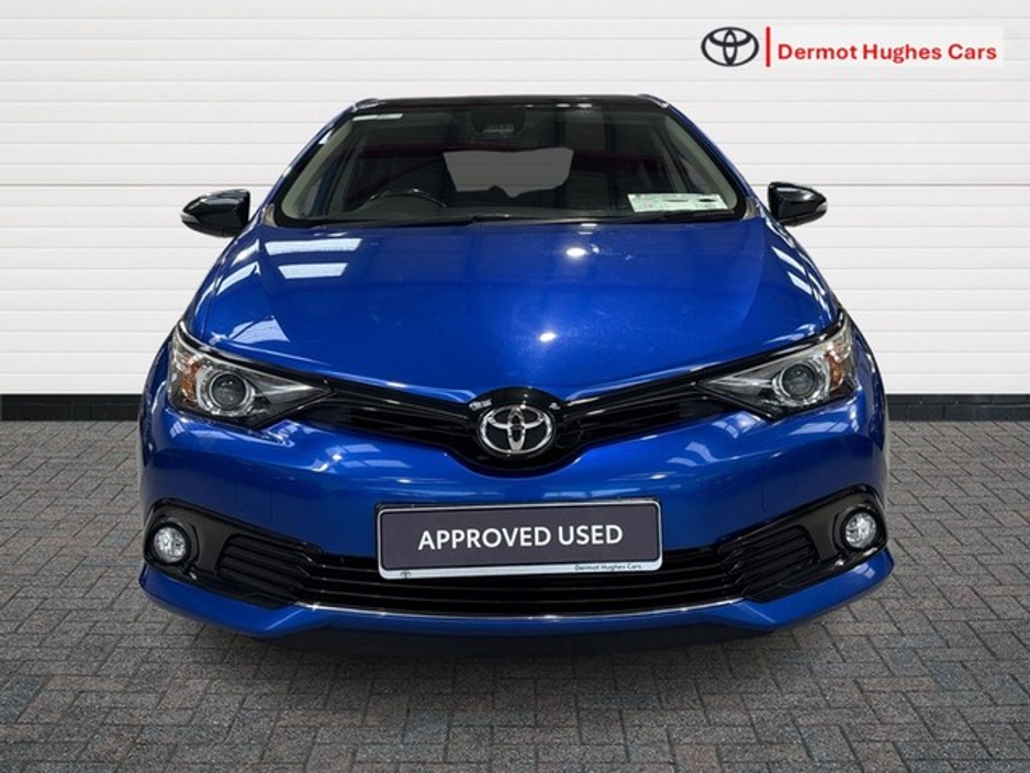 2018 Toyota Auris - image 5
