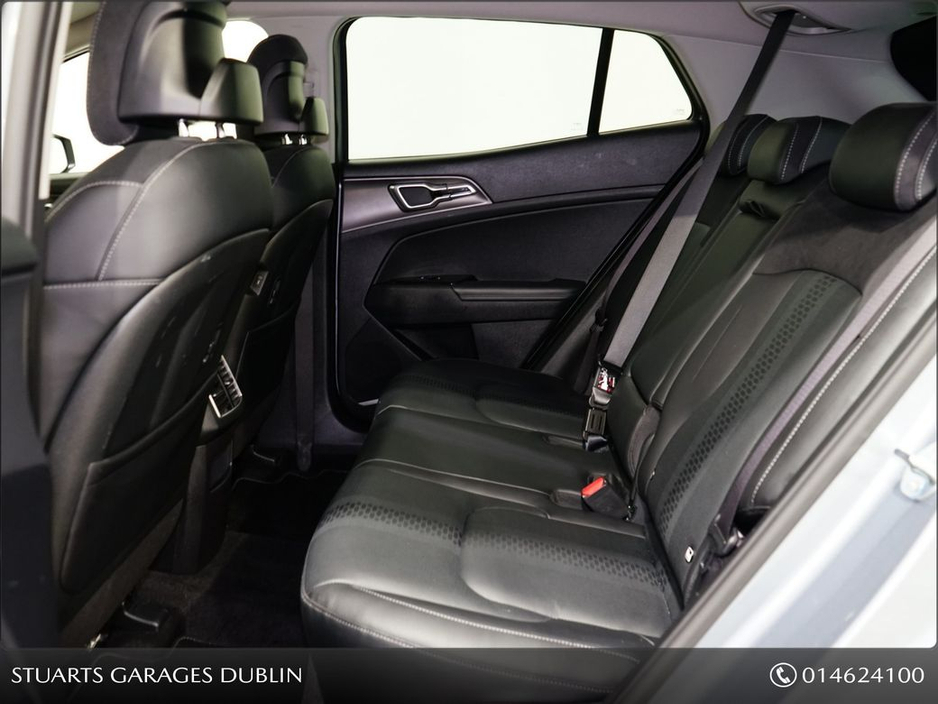 2025 Kia Sportage - image 5