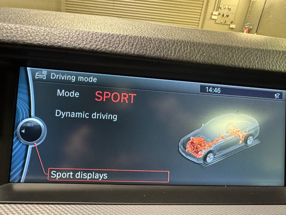 2012 BMW 5 Series - image 28