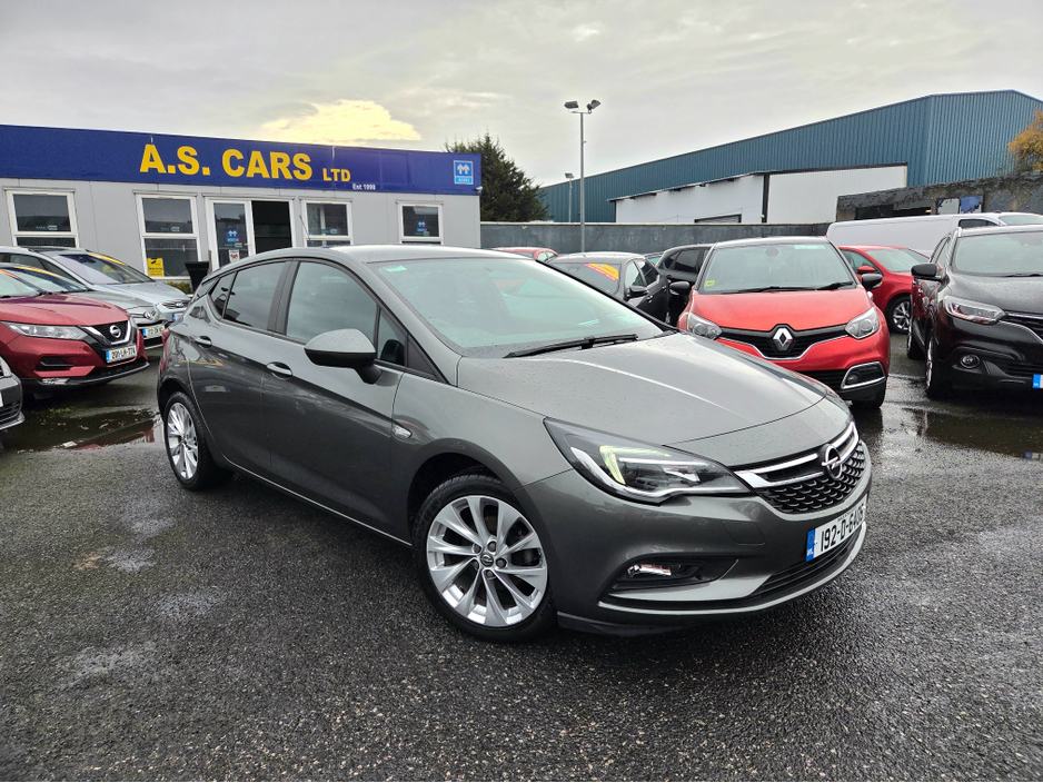 2019 Opel Astra - image 2