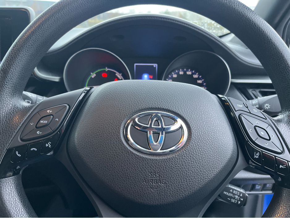2019 Toyota C-HR 1.8 HYBRID AUTO VERY LOW KMS €19,450