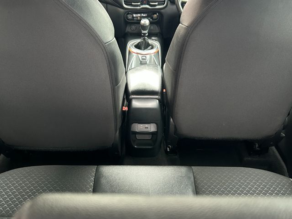 2025 Nissan Juke - image 9