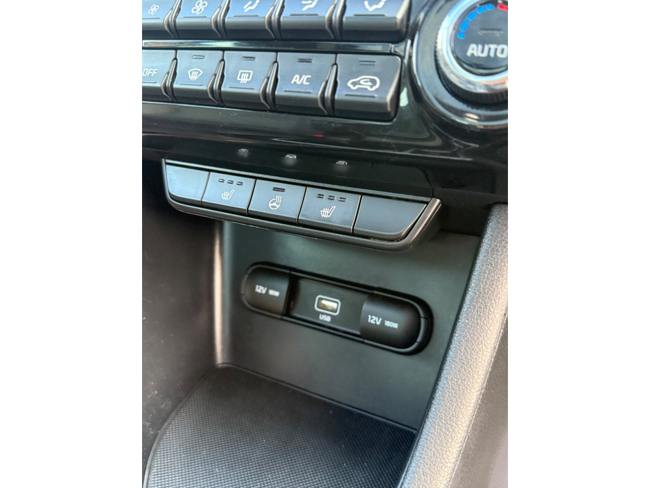 2020 Kia Sportage - image 17