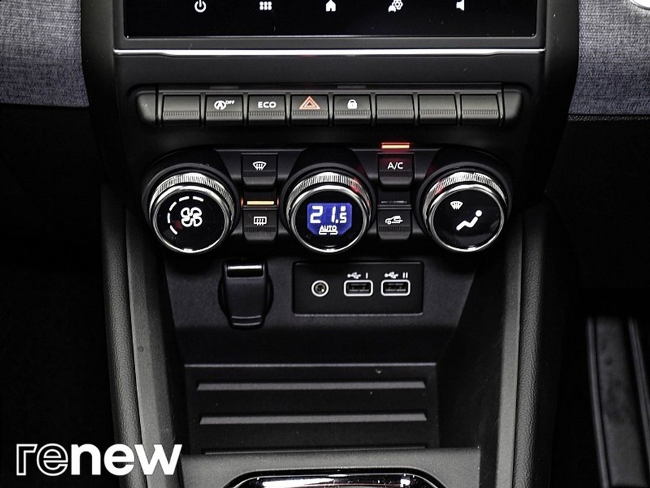 2025 Renault Clio - image 23