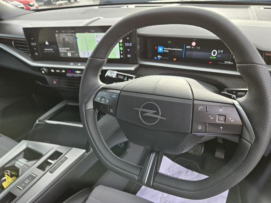 2025 Opel Grandland GS 73 kWh BEV €38,000