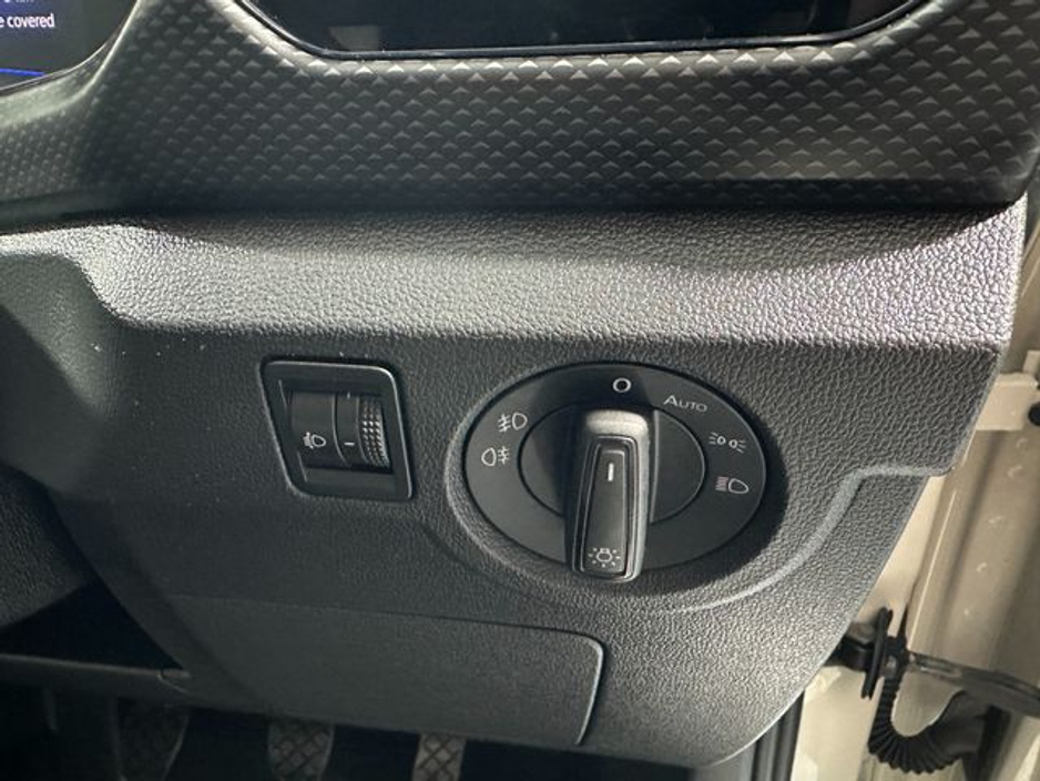 2023 Volkswagen T-Cross - image 22