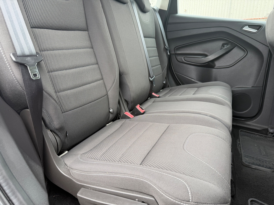 2015 Ford Kuga - image 14