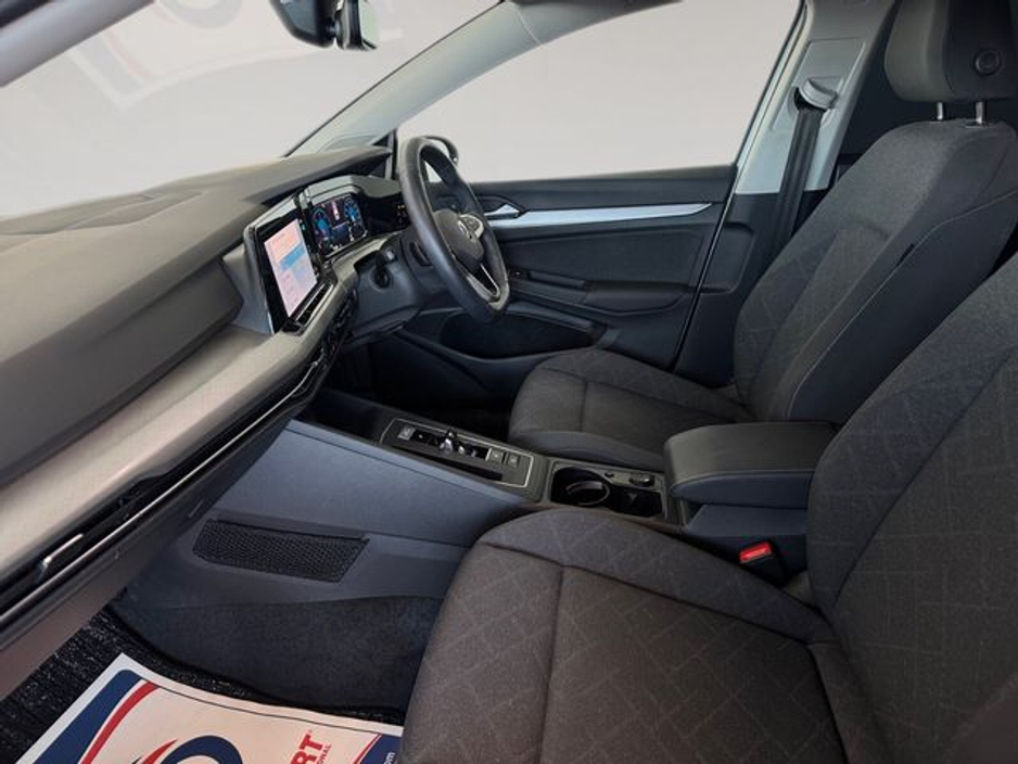 2022 Volkswagen Golf - image 17