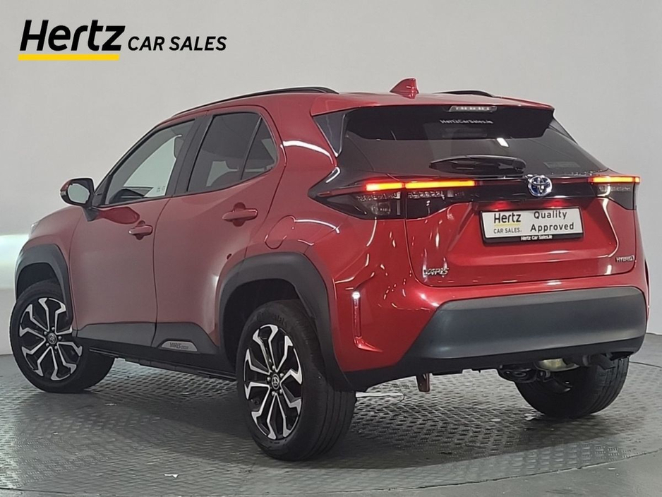 2023 Toyota Yaris Cross - image 3