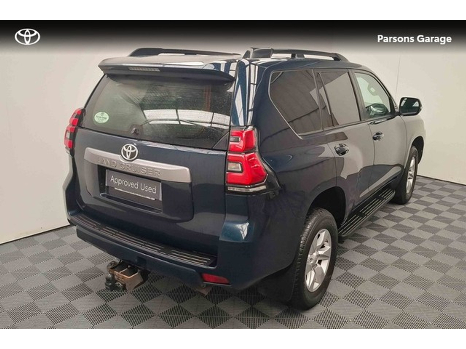 2022 Toyota Landcruiser - image 2