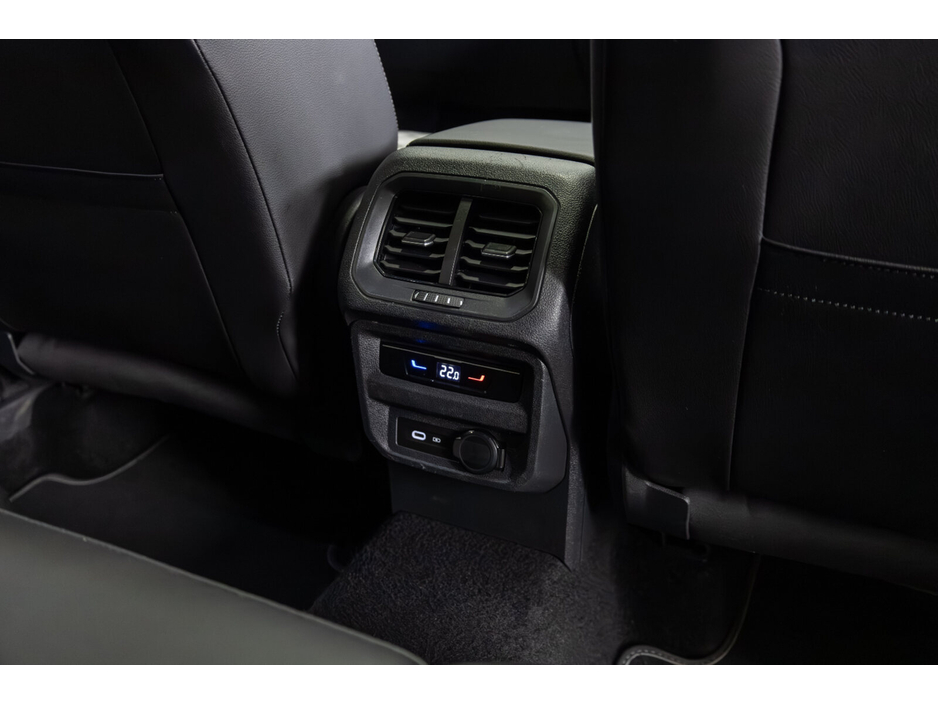 2024 Volkswagen Tiguan - image 15