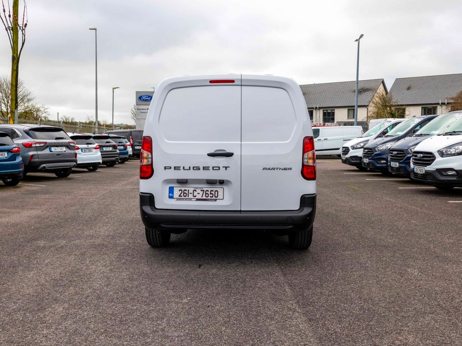 2026 Peugeot Partner - image 10