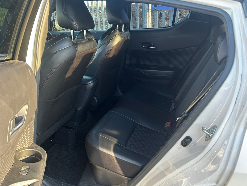 2020 Toyota C-HR - image 9