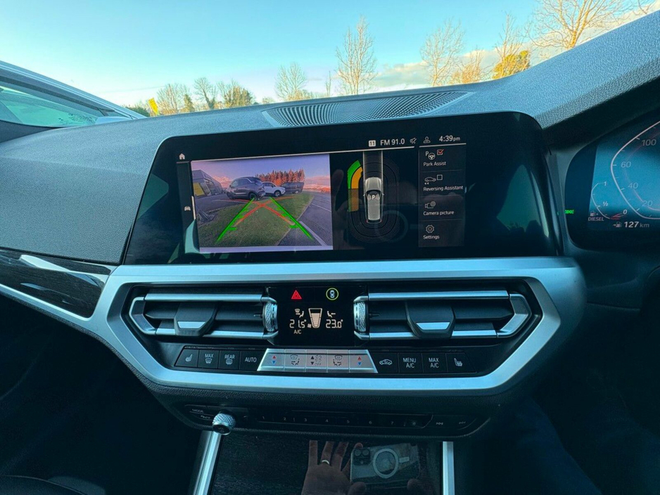 2019 BMW 3 Series - image 9