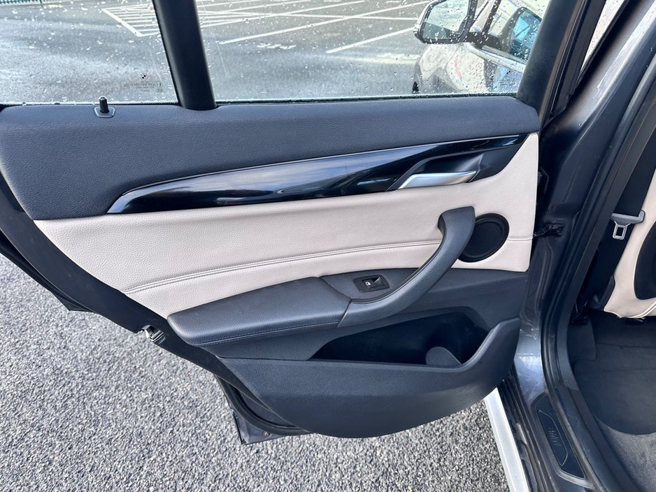 2016 BMW X1 - image 20