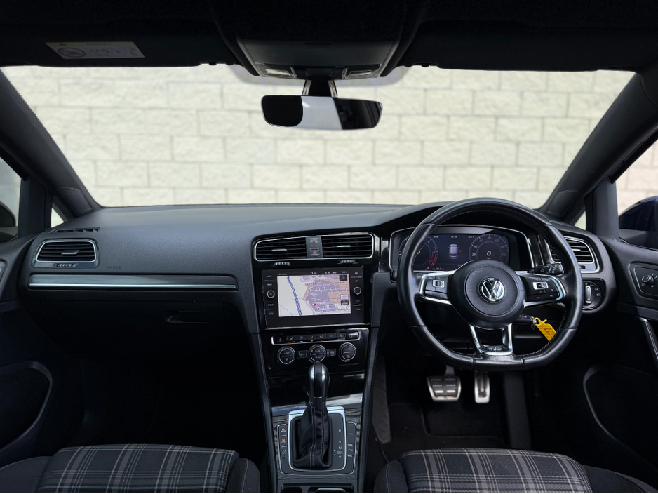 2017 Volkswagen Golf - image 11