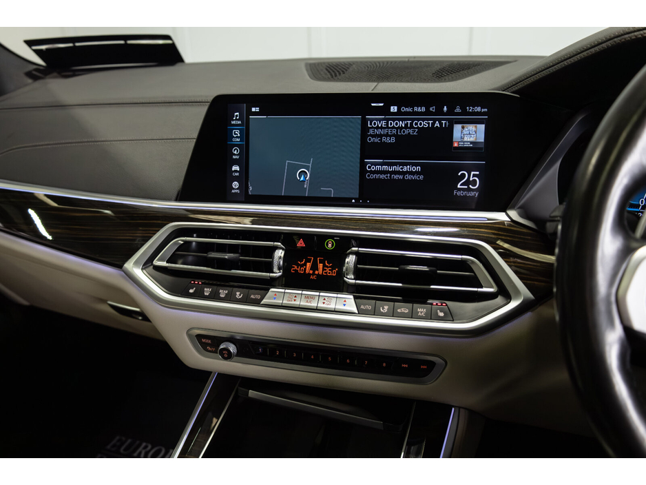 2021 BMW X5 - image 18