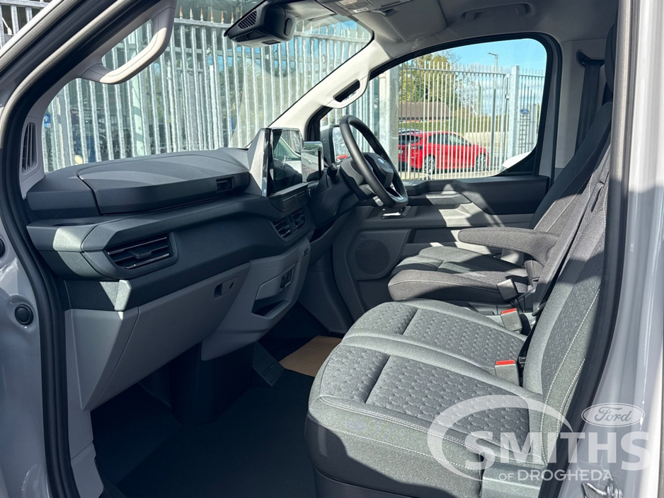 2026 Ford Transit Custom - image 5